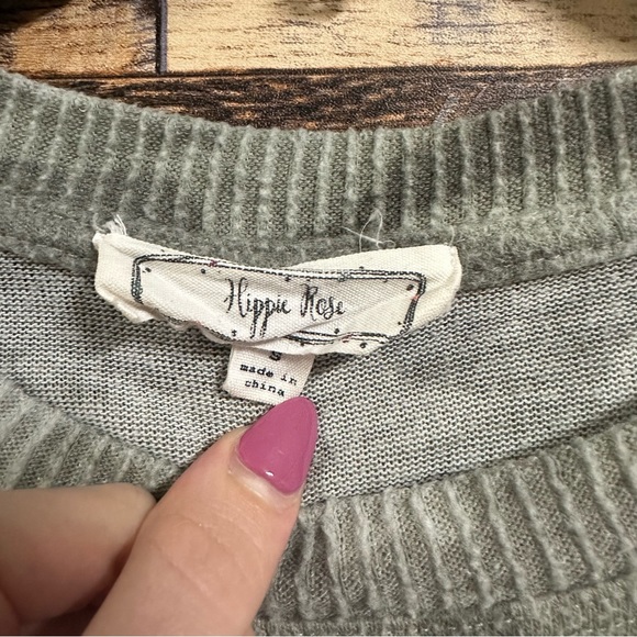 Hippie Rose | Soft Camo Crew Neck Sweater (size S) 💚 - Picture 3 of 4